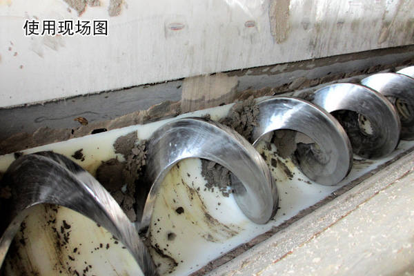  無軸螺旋輸送機(jī)可輸送污泥這種纏繞性 、粘黏性物料，輸送效果顯著